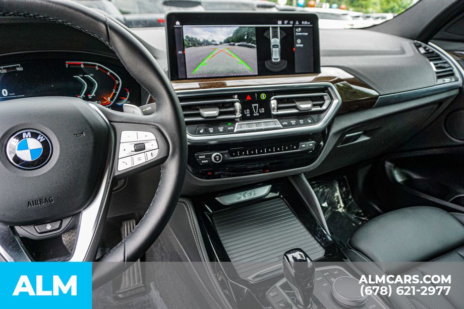 Used 2025 Black BMW xDrive30i image 32