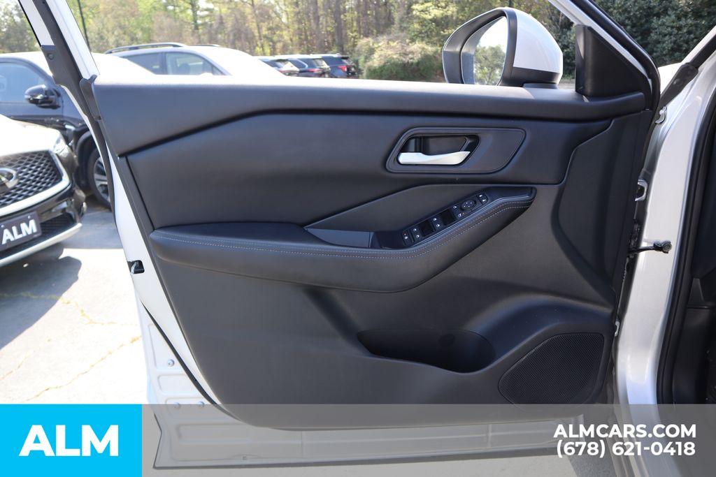 Used 2025 Silver Nissan SV image 15