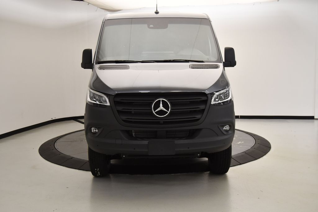 2024 Mercedes-Benz Sprinter 2500 8