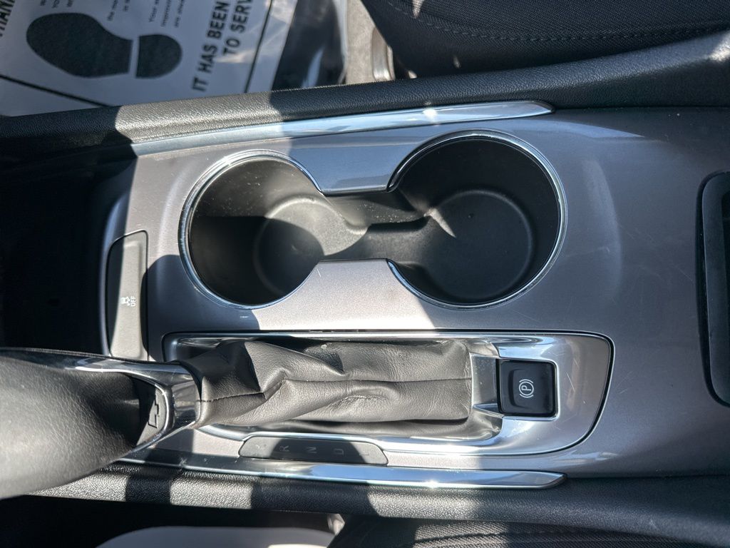 2023 Summit White Chevrolet Malibu LT FWD Sedan