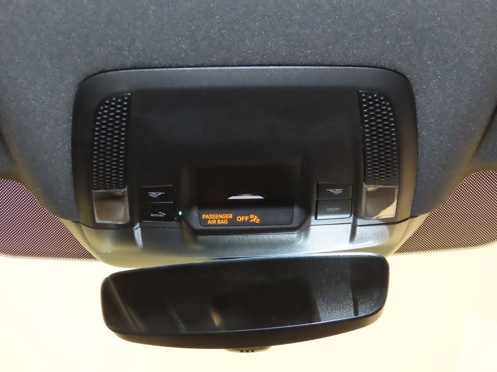 Thumbnail: 2023 Porsche Taycan - 30