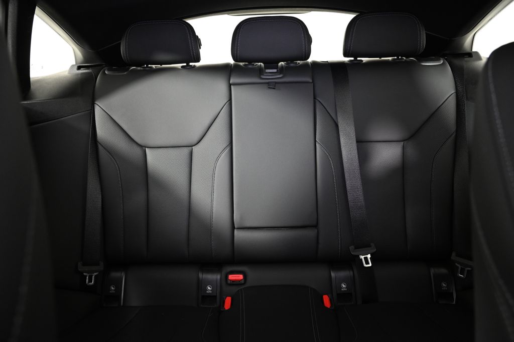 Thumbnail: 2023 BMW 4 Series - 25