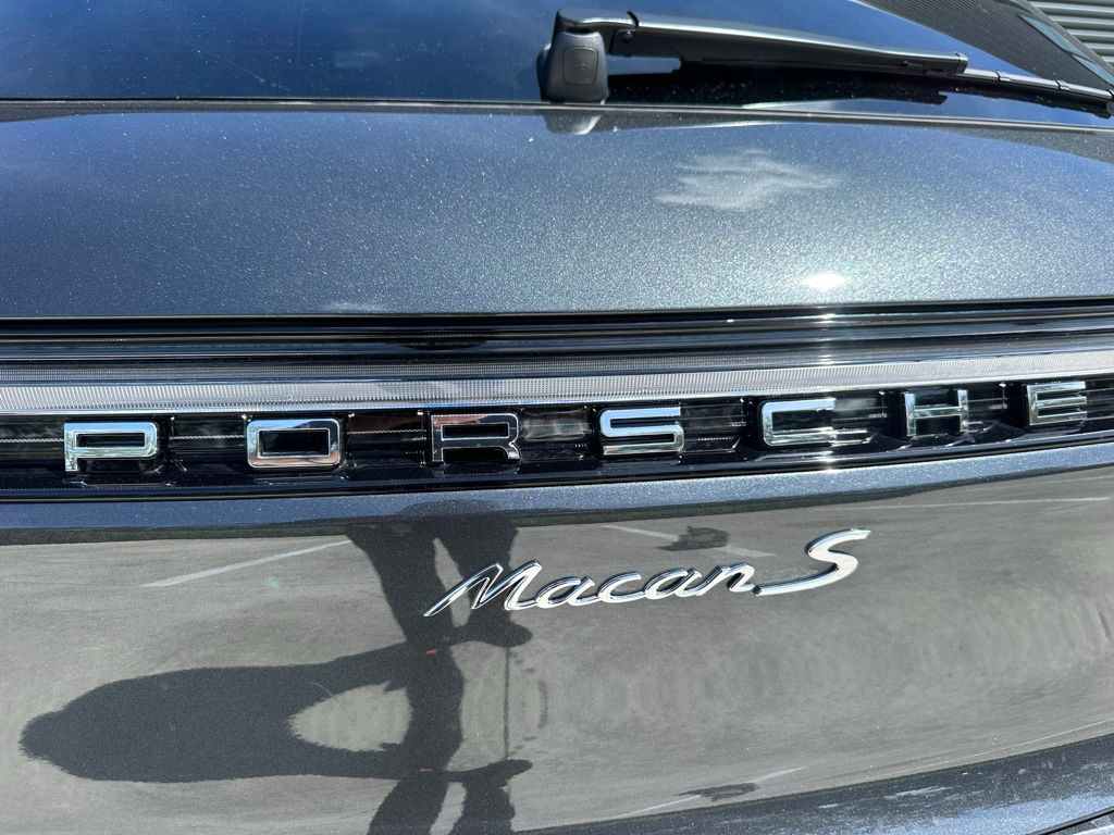 Thumbnail: 2025 Porsche Macan - 12