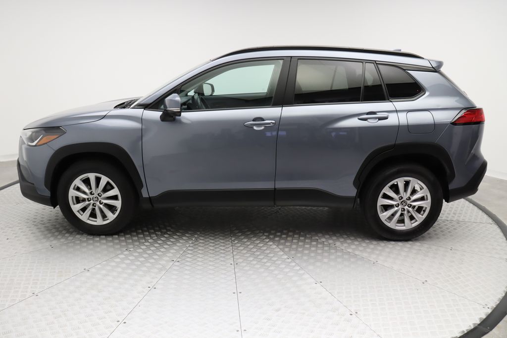 2022 Toyota Corolla Cross LE 12