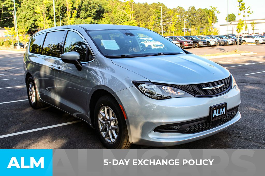 Used 2023 Silver Chrysler LX image 4