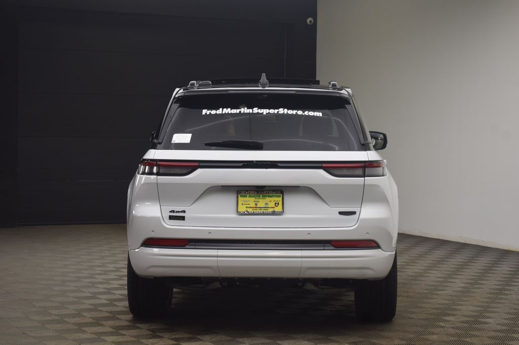 new 2026 Jeep Grand Cherokee car, priced at $61,089