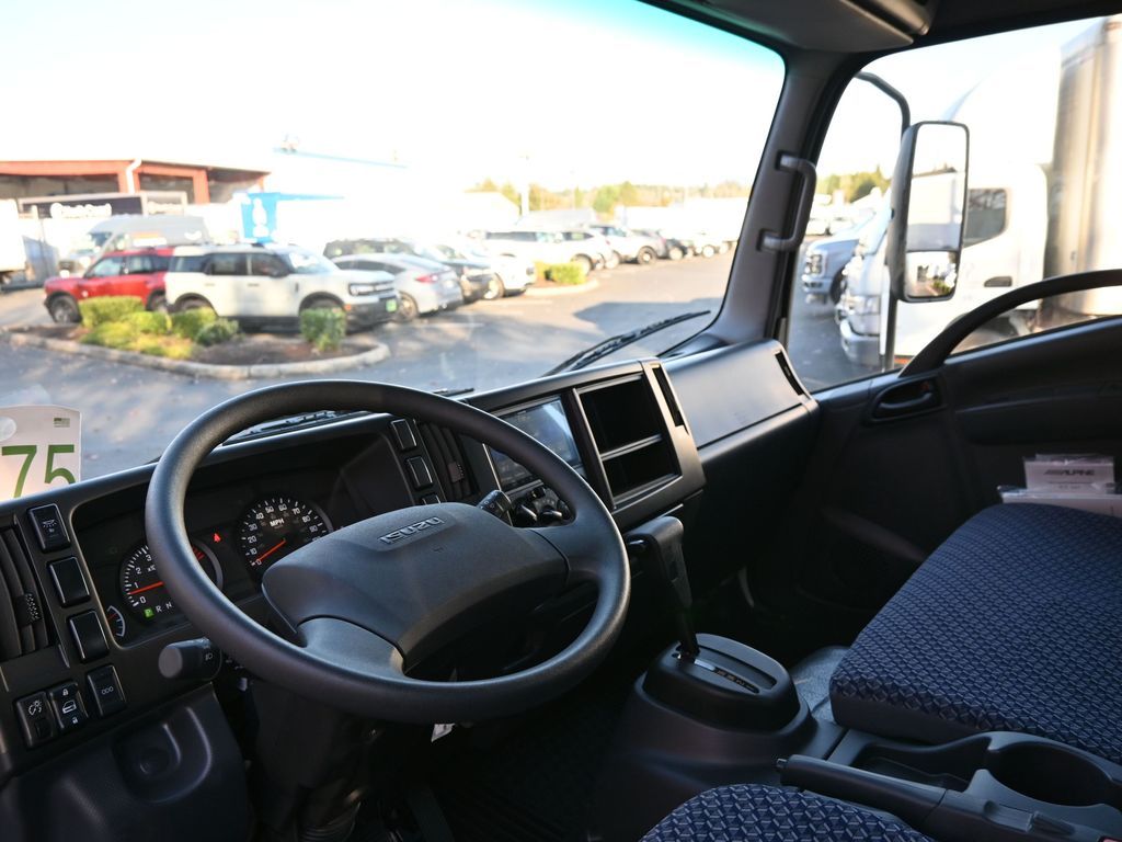 2024 Isuzu NPR HD 
