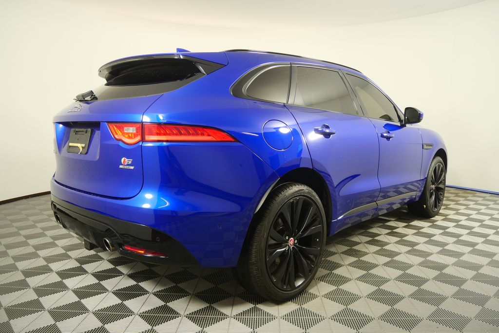 Thumbnail: 2019 Jaguar F-Pace - 3