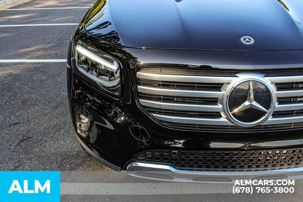 Used 2024 Black Mercedes-Benz GLB 250 image 11