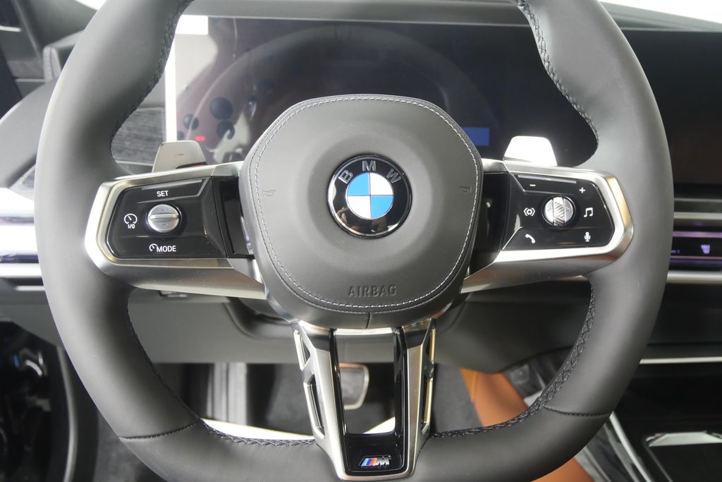 Thumbnail: 2026 BMW 7 Series - 19