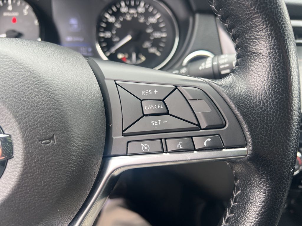2020 Nissan Rogue SV photo