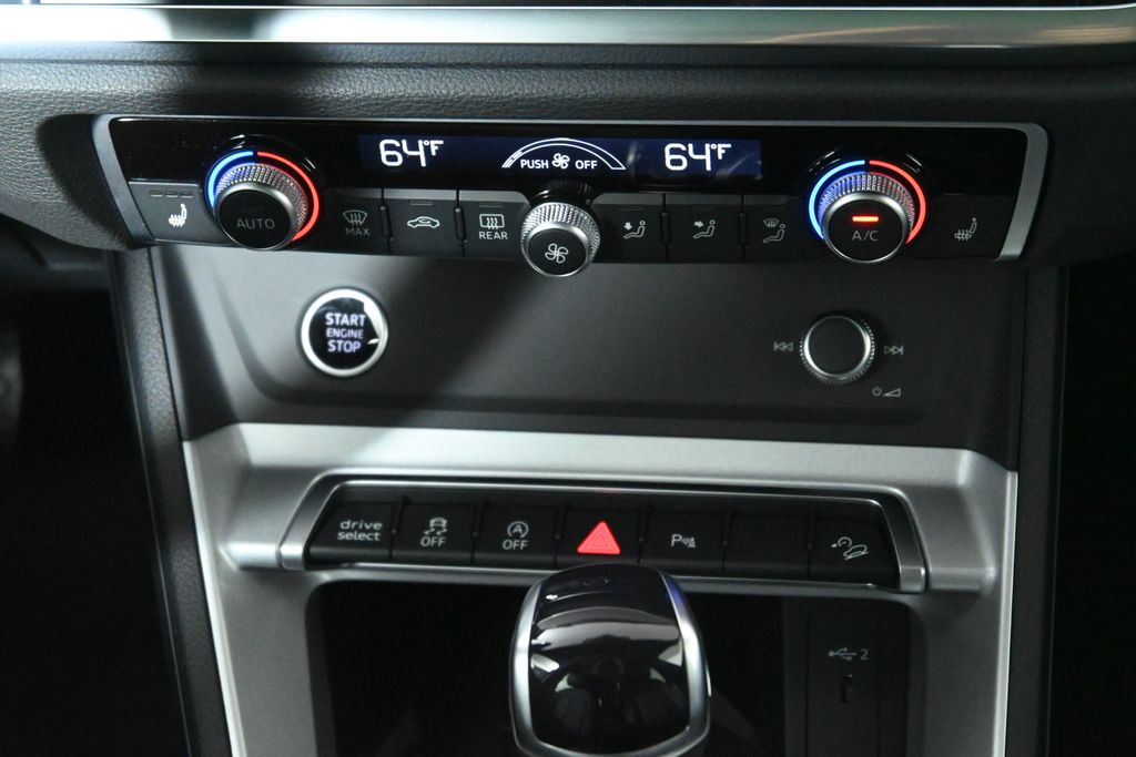 Thumbnail: 2025 Audi Q3 - 18