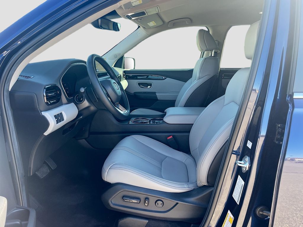 Used 2025 Blue Honda EX-L image 21