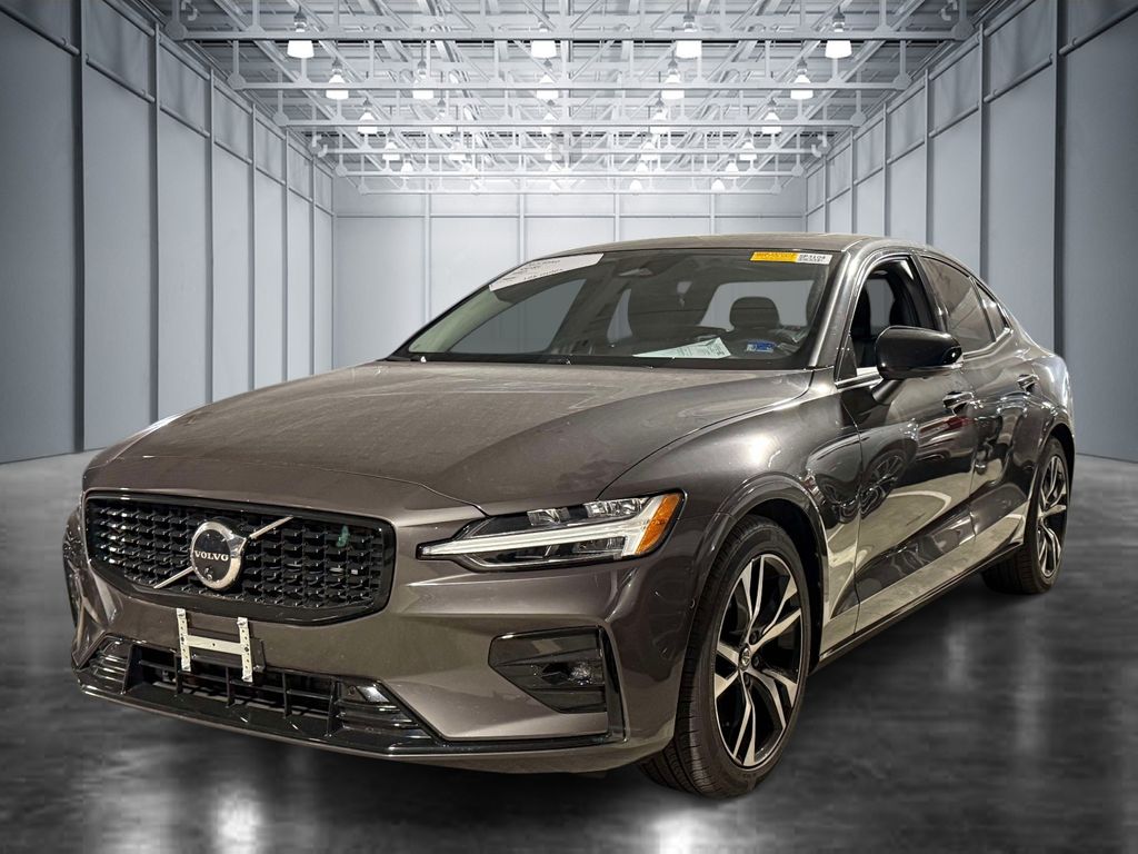 2025 Volvo S60 B5 Plus AWD