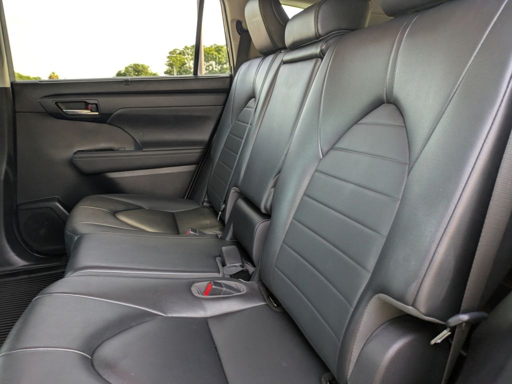 Used 2023 Toyota Highlander SUV