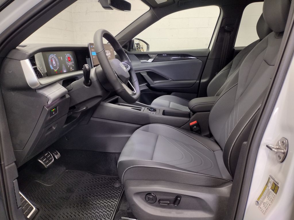 2025 Volkswagen Tiguan 2.0T SE R-Line Black