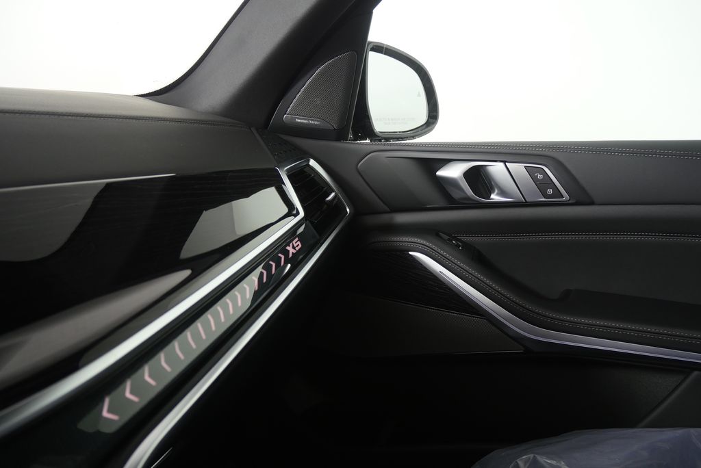 Thumbnail: 2026 BMW X5 - 25