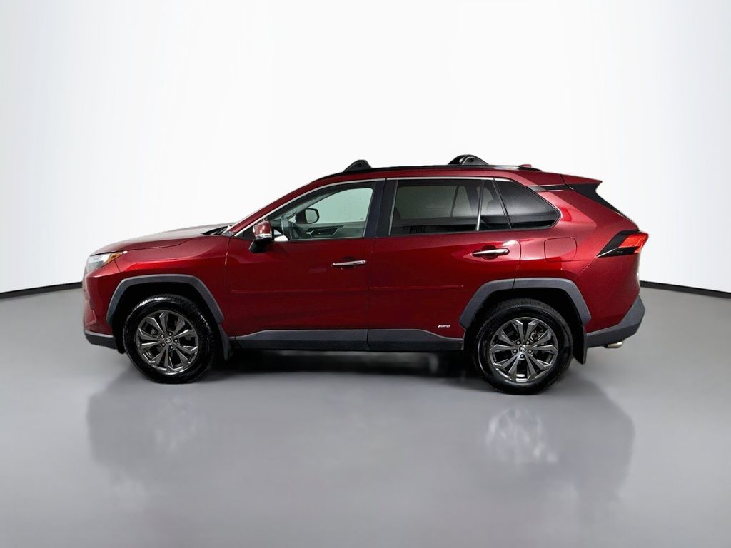 Thumbnail: 2022 Toyota RAV4 - 8
