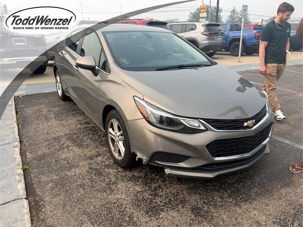 Pepperdust Metallic 2017 Chevrolet Cruze Hatchback Front-Wheel Drive 6-Speed Automatic