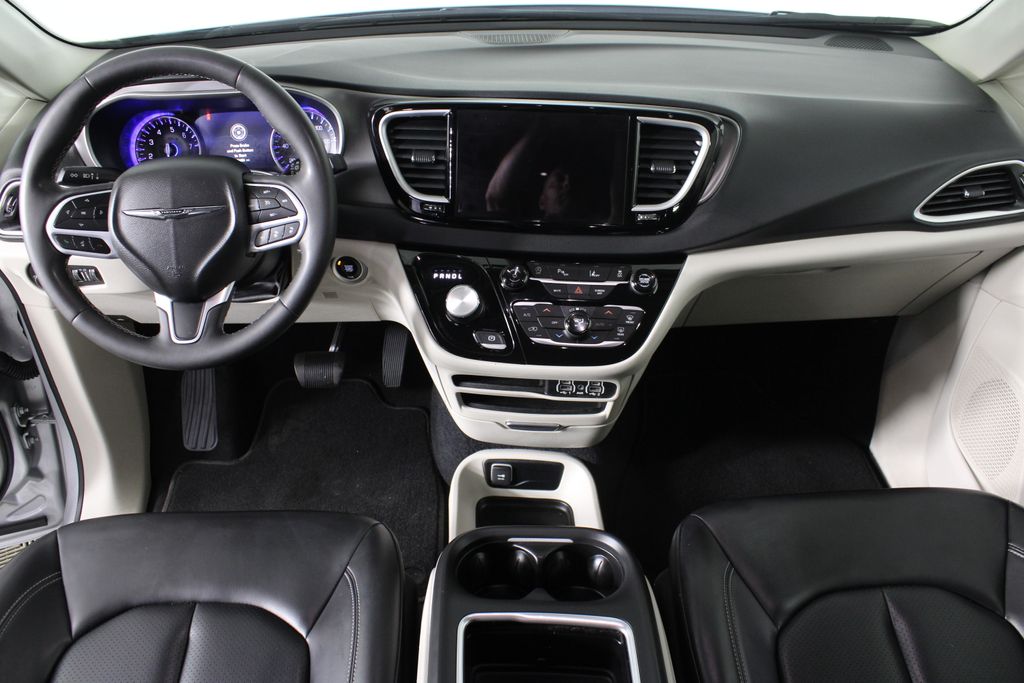 Used 2023 Chrysler Pacifica for sale in 