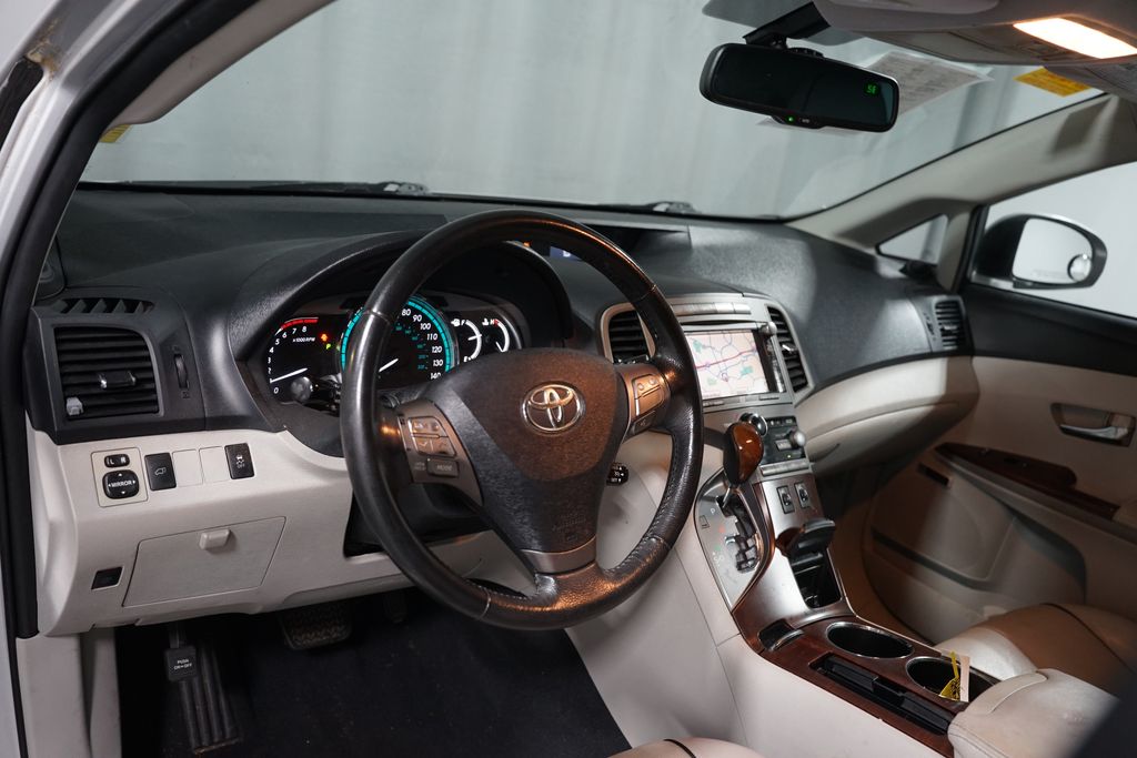 Thumbnail: 2010 Toyota Venza - 7