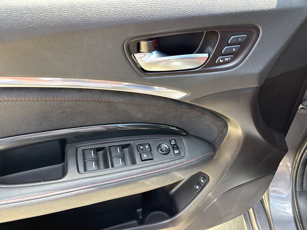 Used 2019 Gray Acura 3.5L Technology Pkg w/A-Spec Pkg image 16