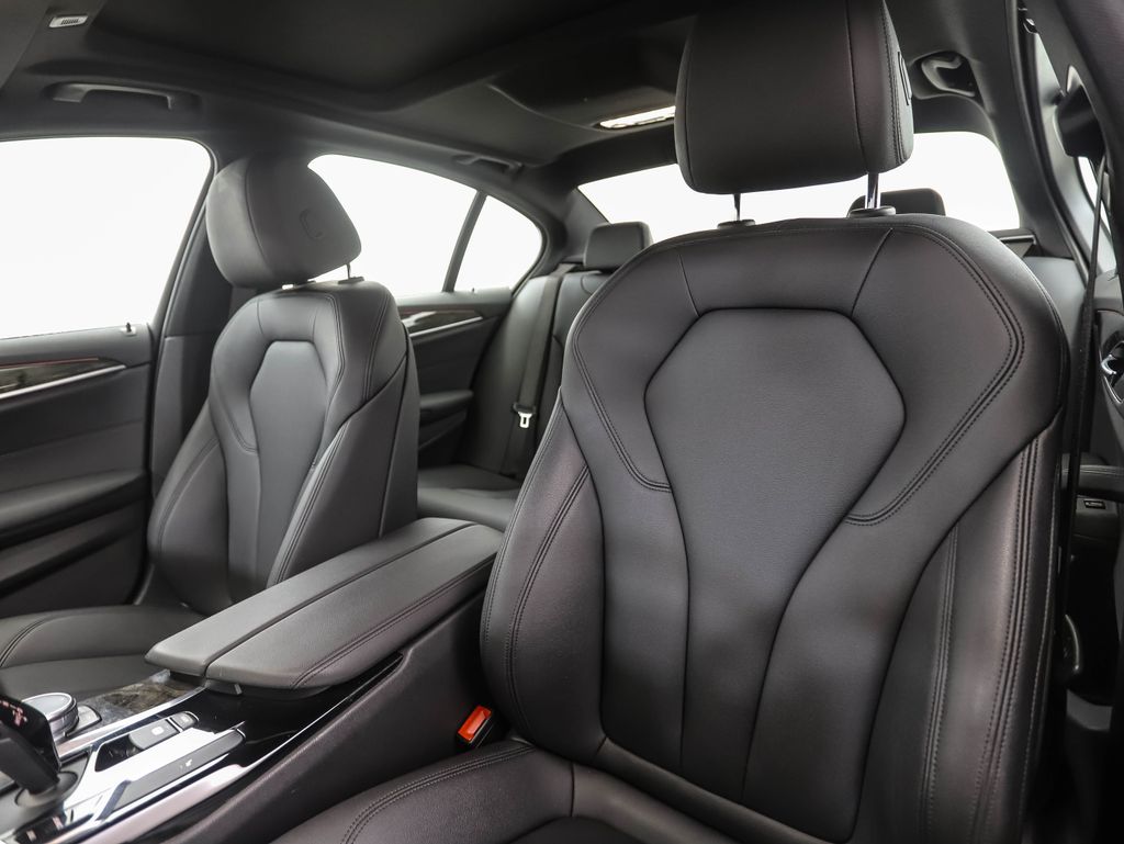 2020 BMW 5 Series 530i xDrive 12