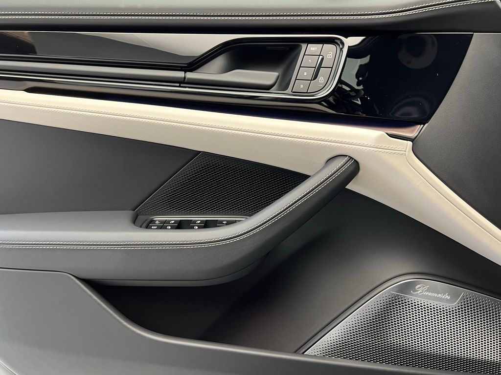 Thumbnail: 2026 Porsche Panamera - 19