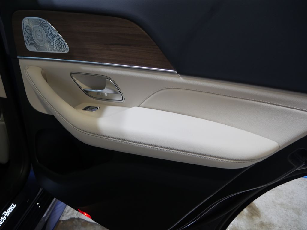 Thumbnail: 2026 Mercedes-Benz GLE - 32