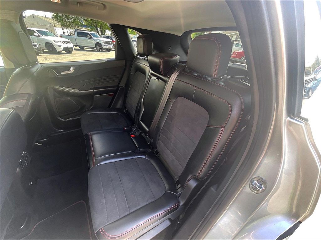 2022 Ford Escape — photo 25