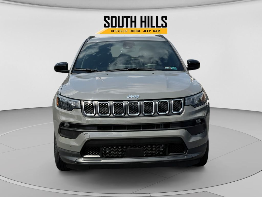2023 Jeep Compass Latitude Lux Gray at South Hills CDJR