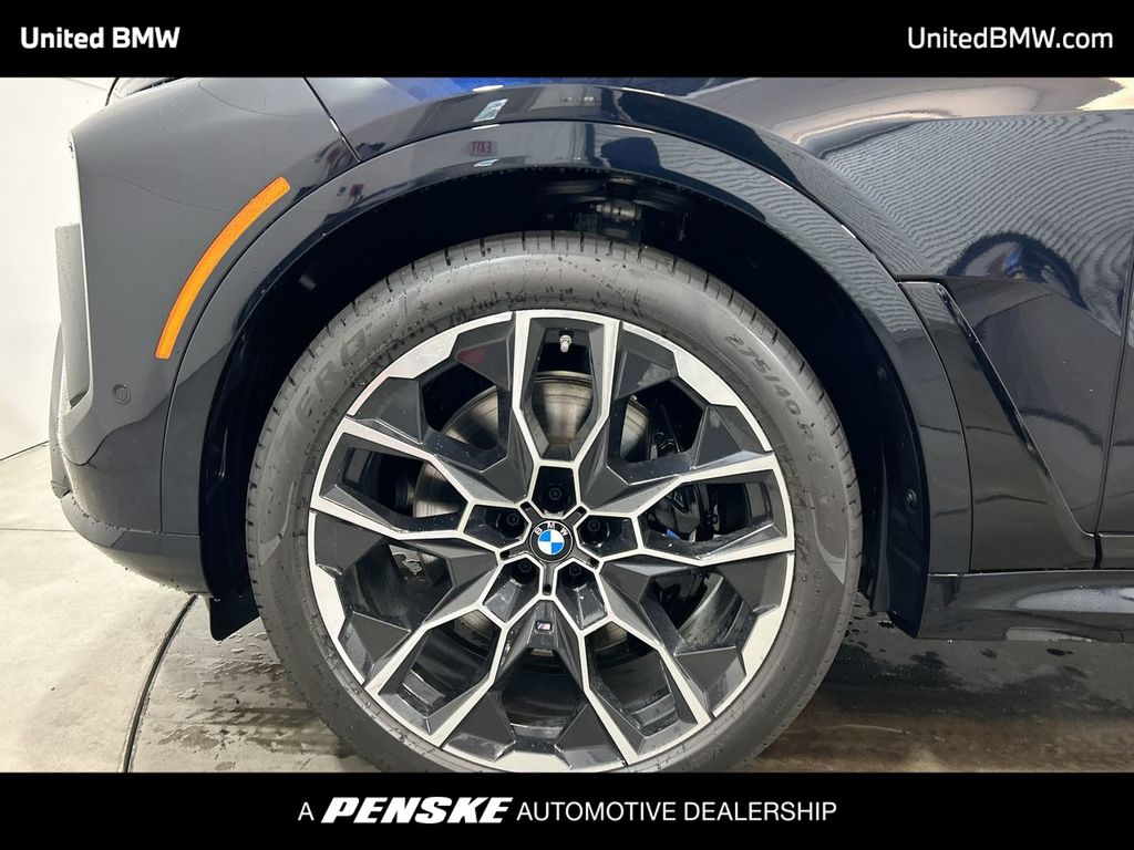 2026 BMW X7 M60i 10