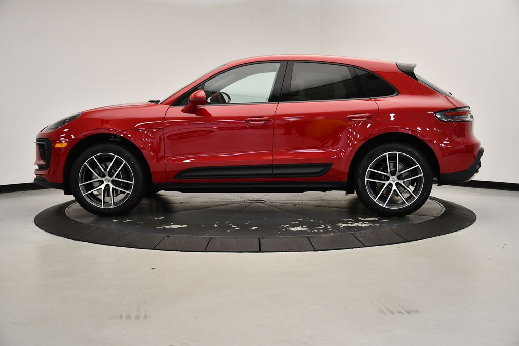Thumbnail: 2025 Porsche Macan - 2