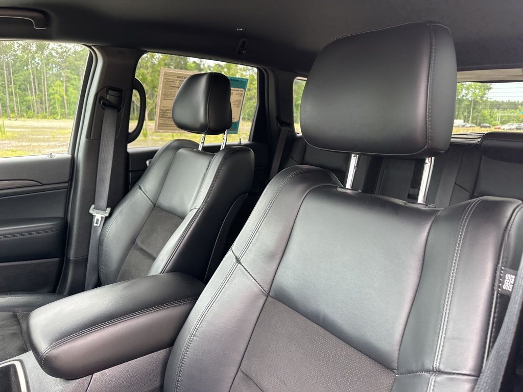 2021 Billet Silver Metallic Clearcoat Jeep Grand Cherokee Laredo X 4X4 SUV