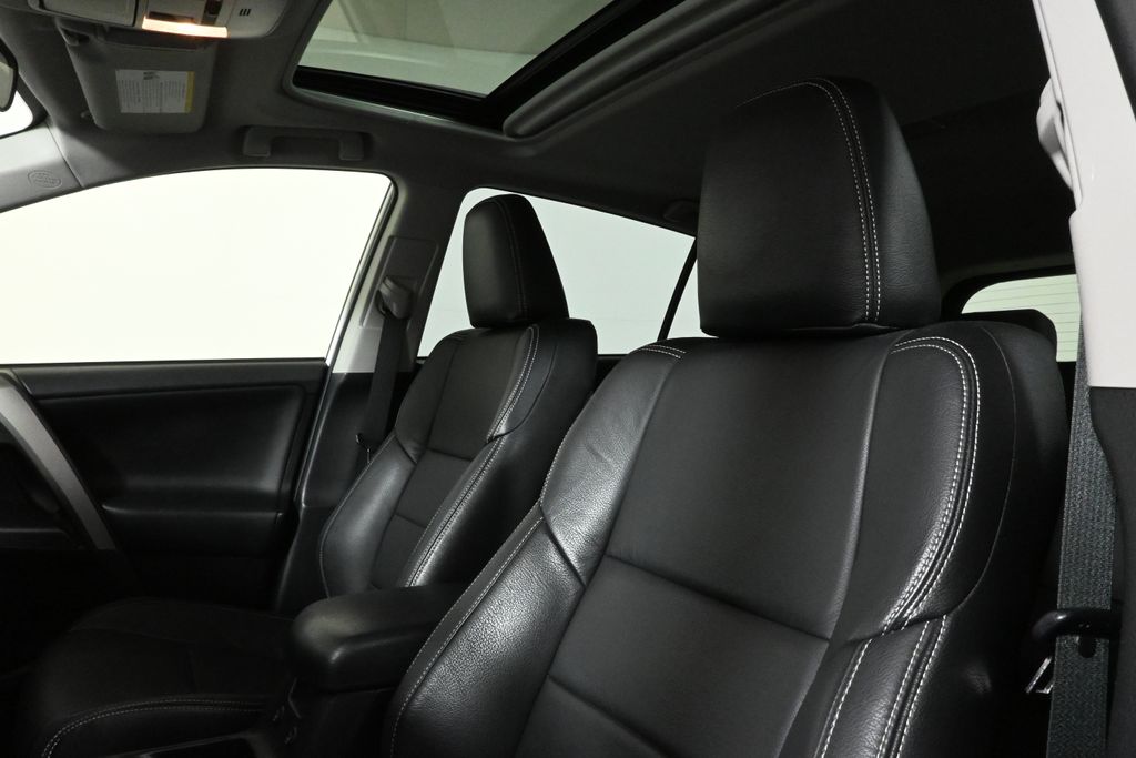 2017 Toyota RAV4 XLE 4