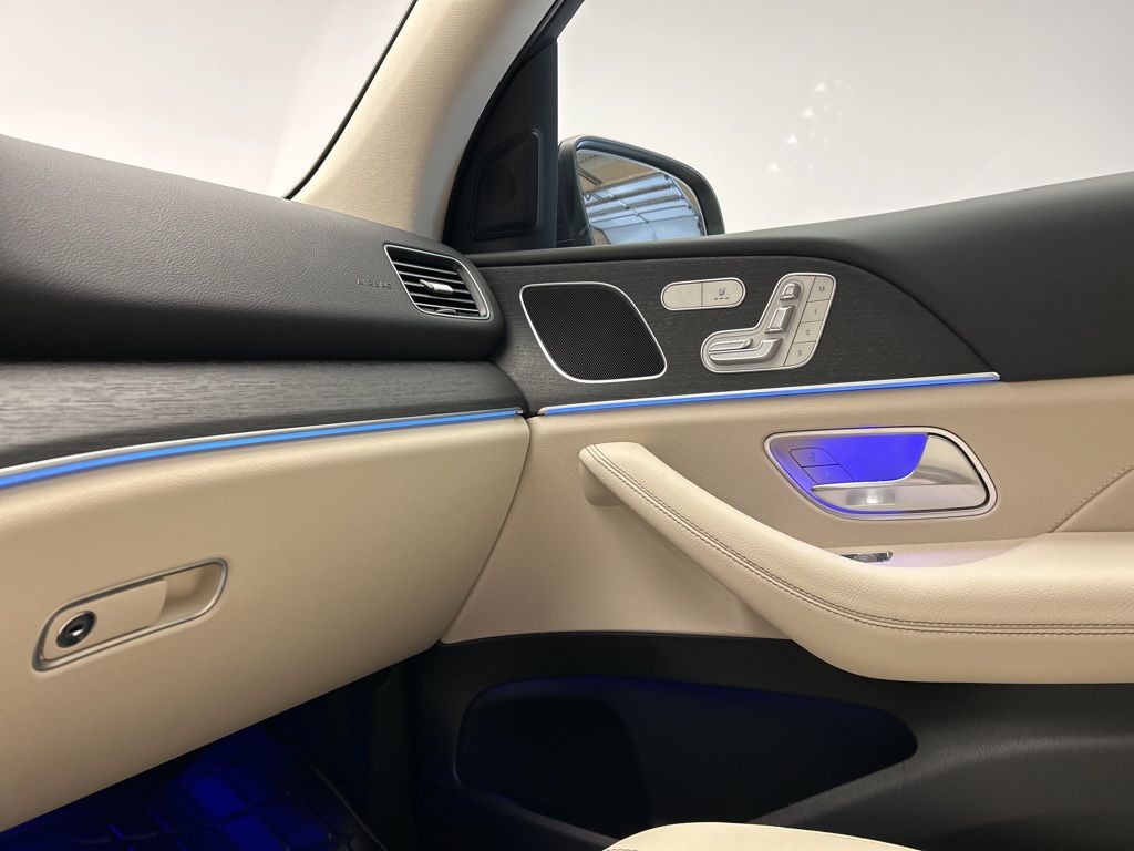 Thumbnail: 2025 Mercedes-Benz GLE - 21