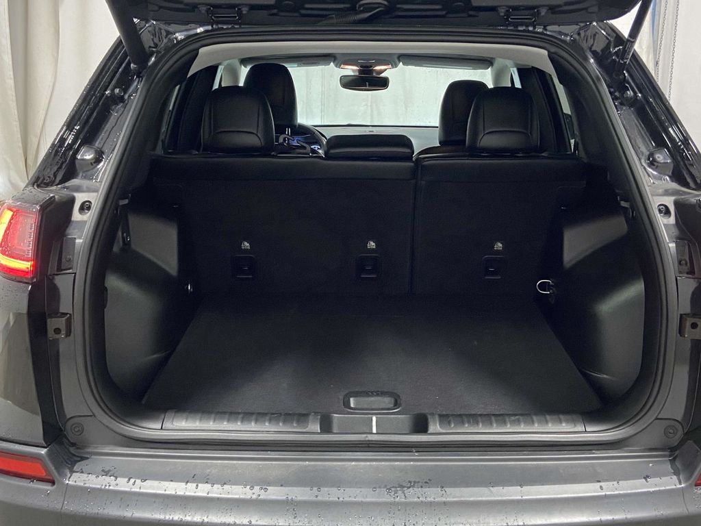 Used 2022 Jeep Cherokee Trailhawk Used 2022 Jeep Cherokee Trailhawk