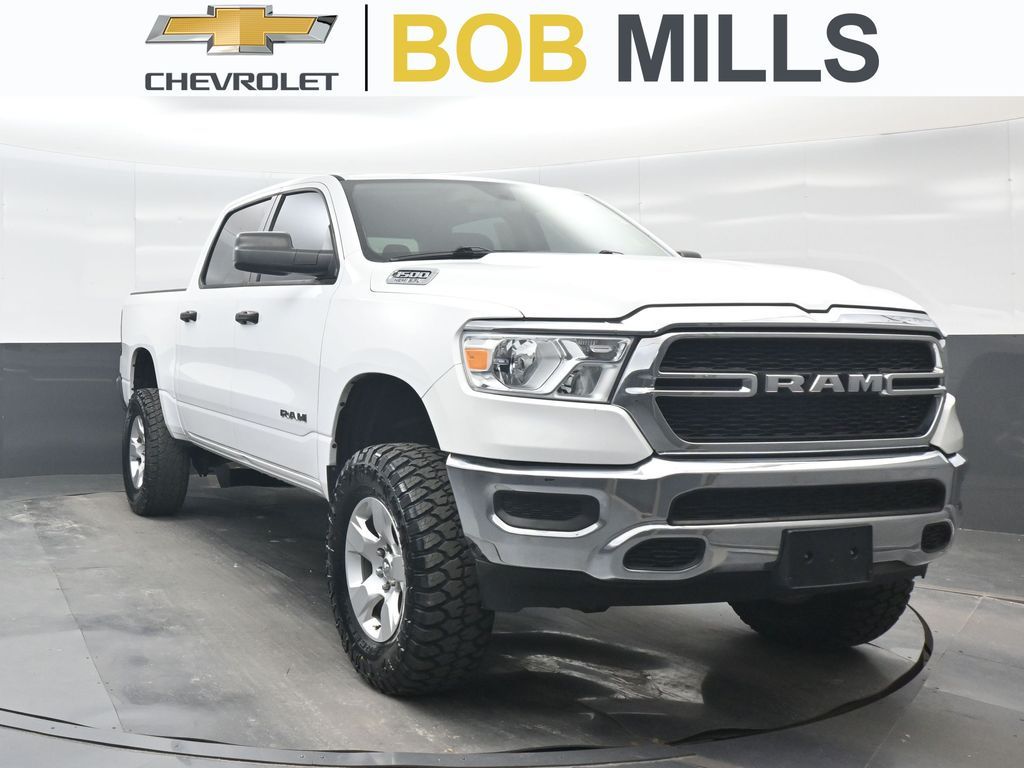Bright White Clearcoat 2019 RAM 1500 Pickup Truck Four-Wheel Drive 8-Speed Automatic