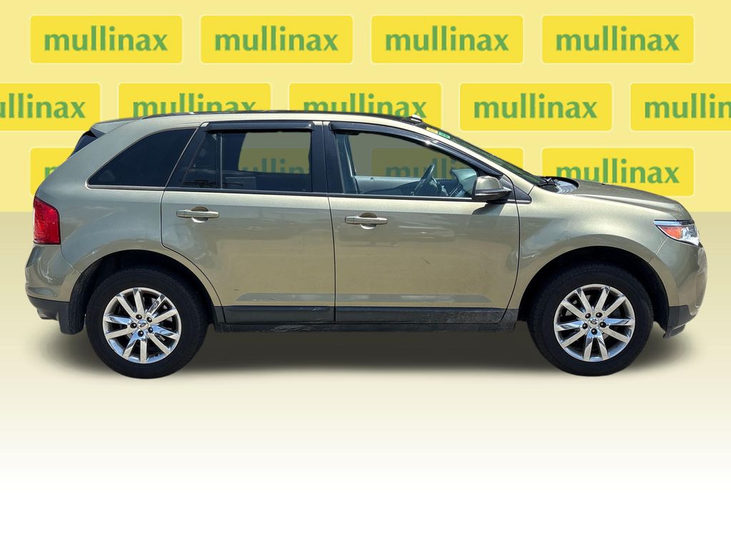 Used 2013 Green Ford SEL image 2