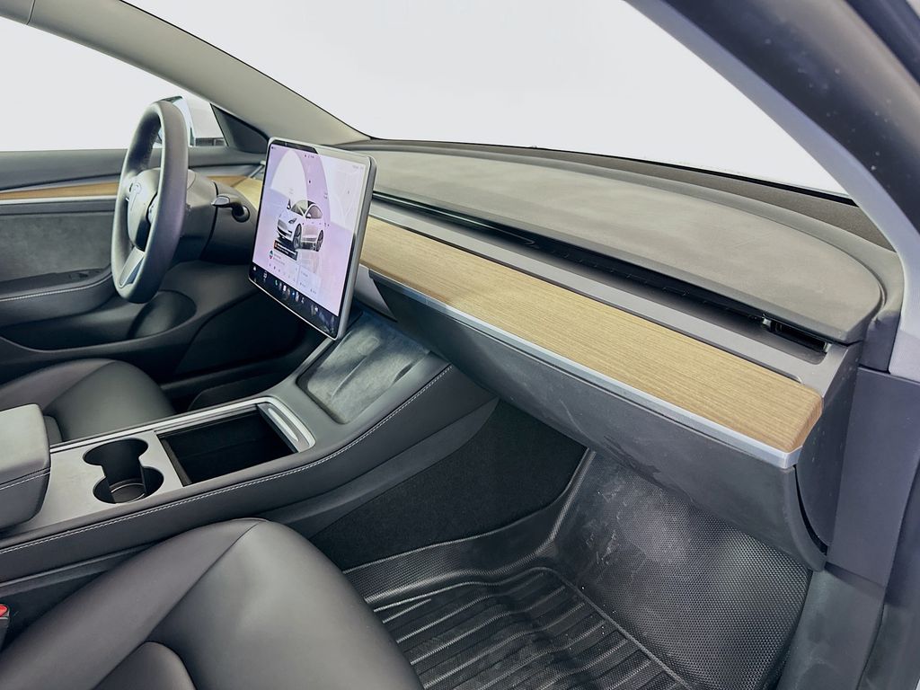 Thumbnail: 2023 Tesla Model 3 - 29