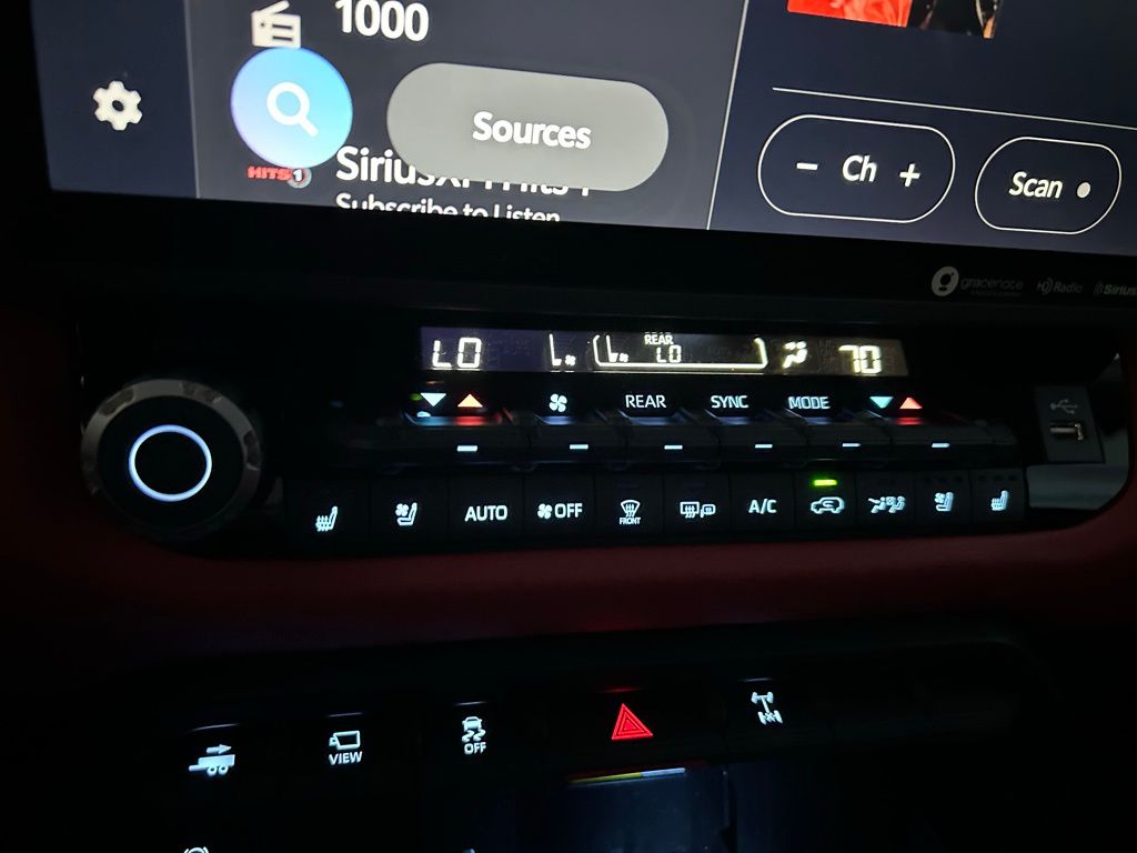 Thumbnail: 2023 Toyota Sequoia - 28