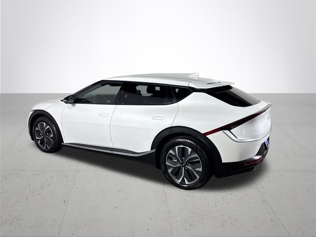 2024 Kia EV6 Light