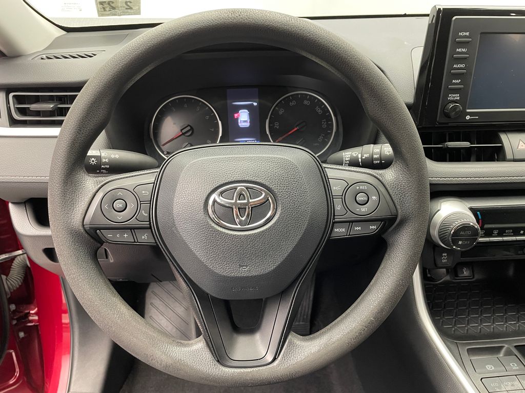 2022 Toyota RAV4 XLE 21