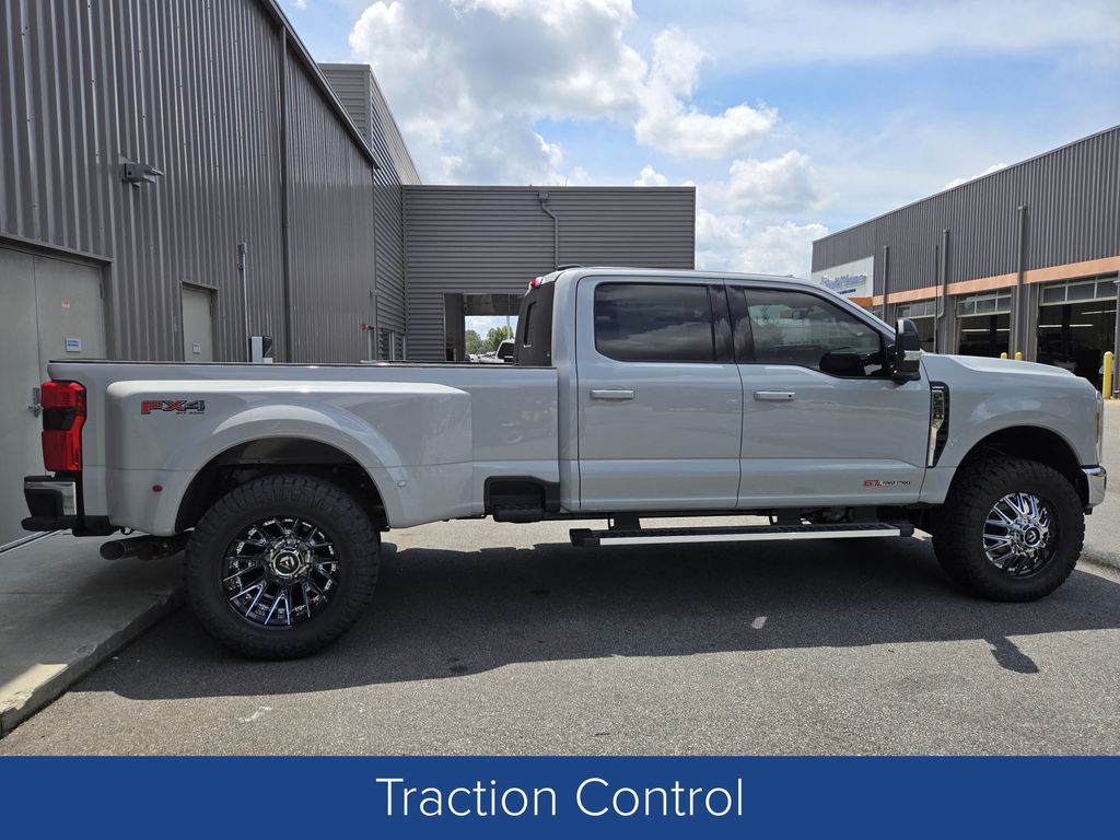 2026 Ford F-350 Super Duty LARIAT