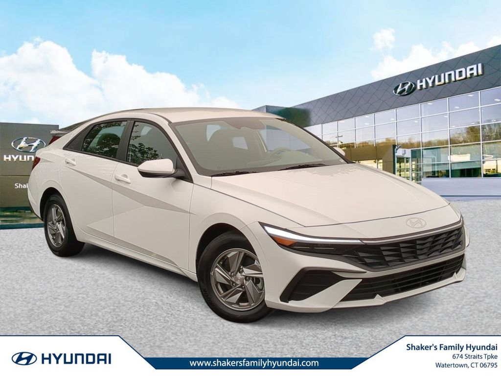 Serenity White 2025 Hyundai Elantra Sedan Front-Wheel Drive Continuously Variable Transmission