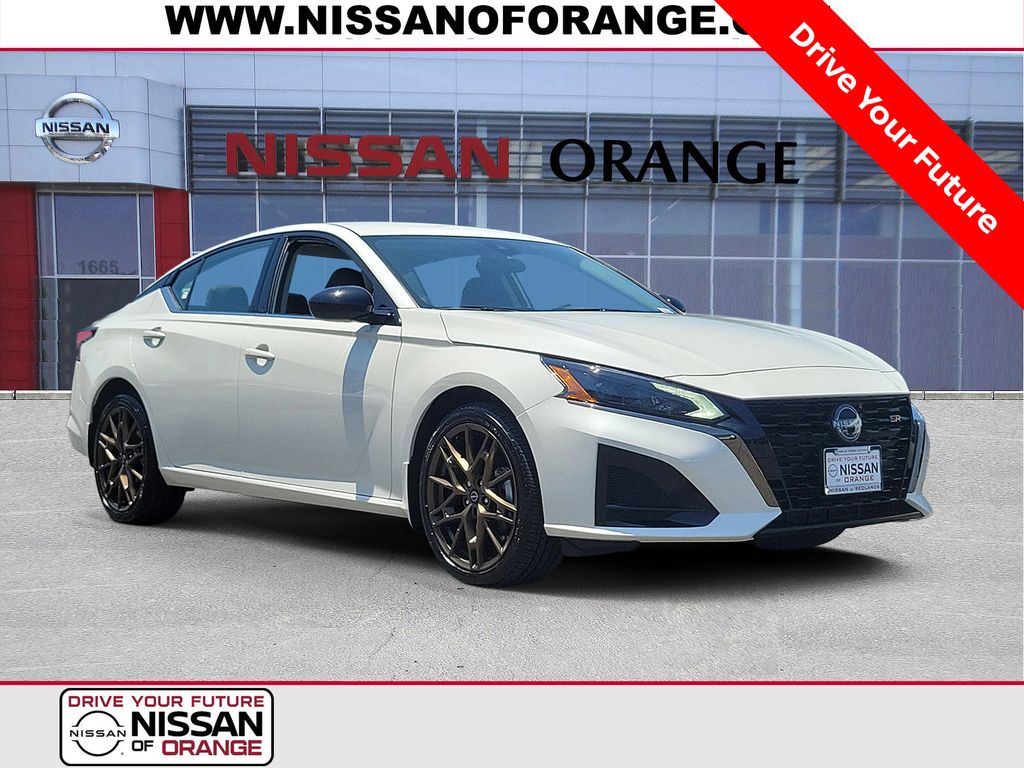Pearl White 2025 Nissan Altima Sedan All-Wheel Drive Continuously Variable Transmission
