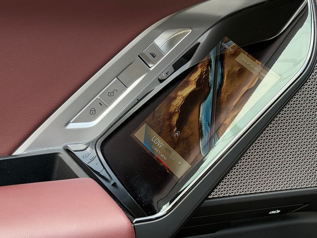 Thumbnail: 2023 BMW 7 Series - 20