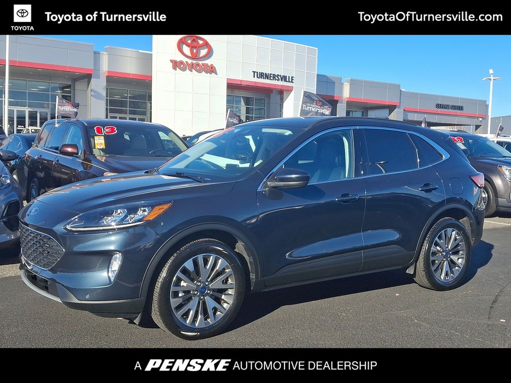 2022 Ford Escape Titanium -
                Turnersville, NJ