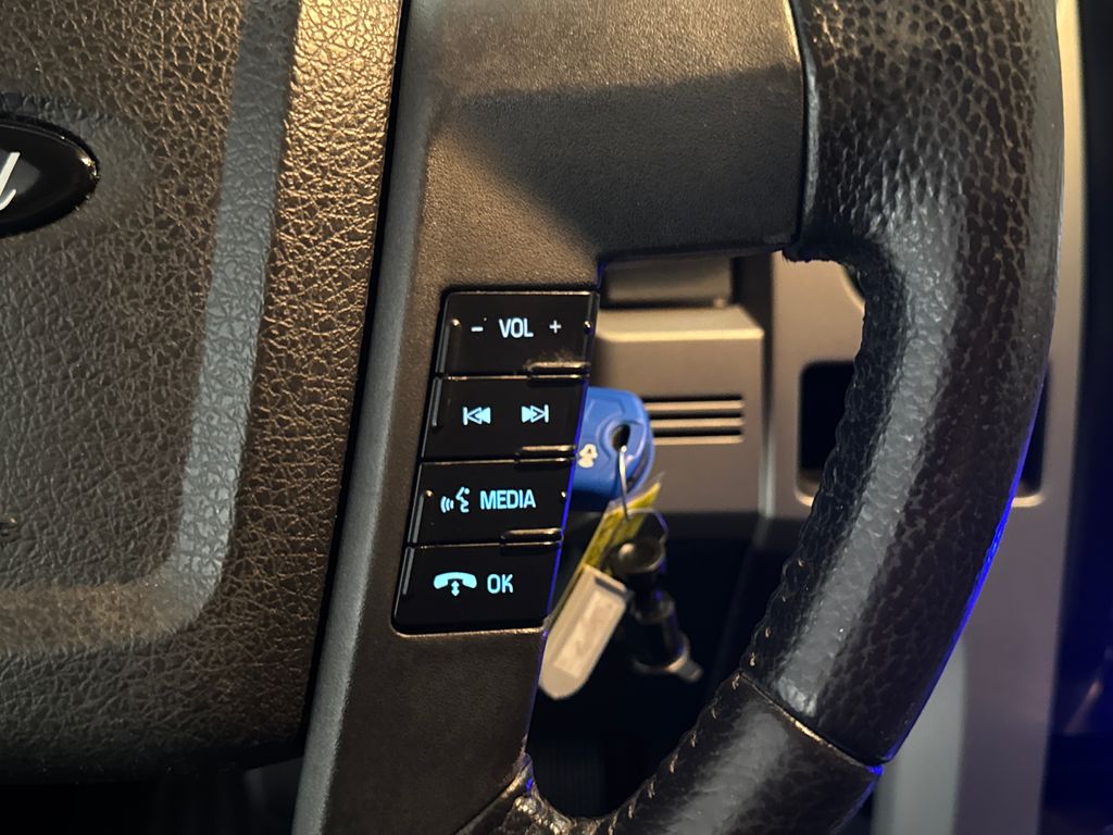 Used 2011 Blue Ford XLT image 22
