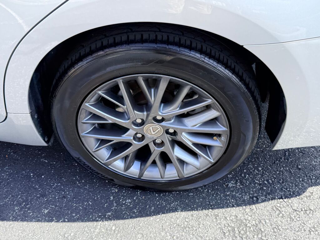 Thumbnail: 2018 Lexus ES - 9